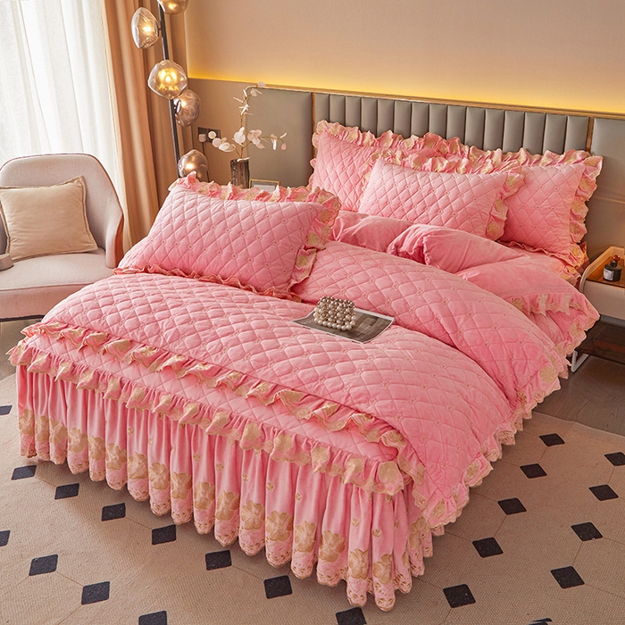 91家纺网 家纺一手货源 找家纺 罗艺轩 2025新款婴儿绒双层夹棉可拆卸床裙四件套-花语 花语-樱花粉