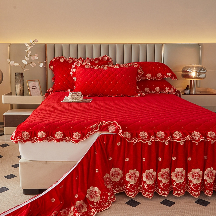 91家纺网 家纺一手货源 找家纺 罗艺轩 2025新款婴儿绒双层夹棉可拆卸床裙-花语 花语-大红