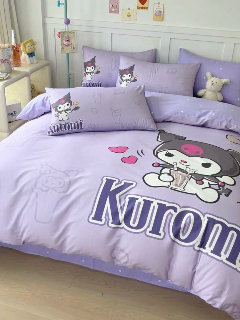 91家纺网 家纺一手货源 找家纺 玉元坊 2025年新款三丽鸥系列数码印花纯棉全棉床裙三件套四件套-简约基础款 饮料