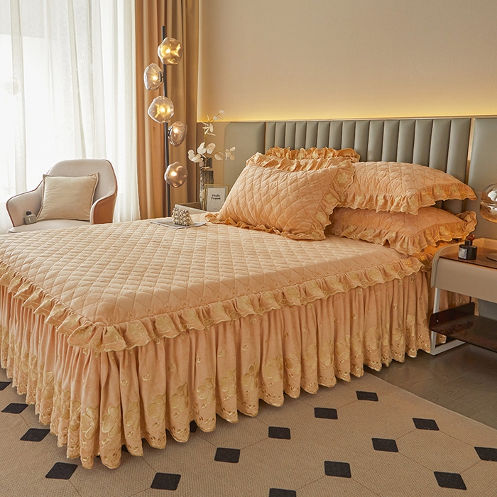 91家纺网 家纺一手货源 找家纺 罗艺轩 2025新款婴儿绒双层夹棉可拆卸床裙-花语 花语-香槟金