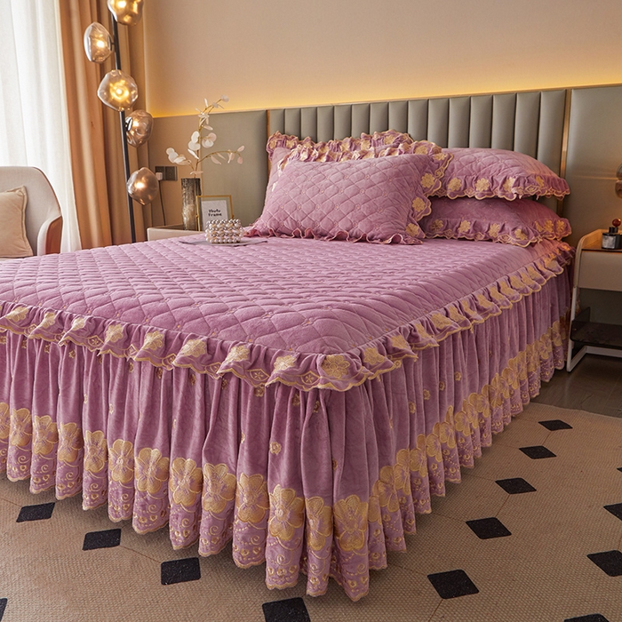 91家纺网 家纺一手货源 找家纺 罗艺轩 2025新款婴儿绒双层夹棉可拆卸床裙-花语 花语- 紫色