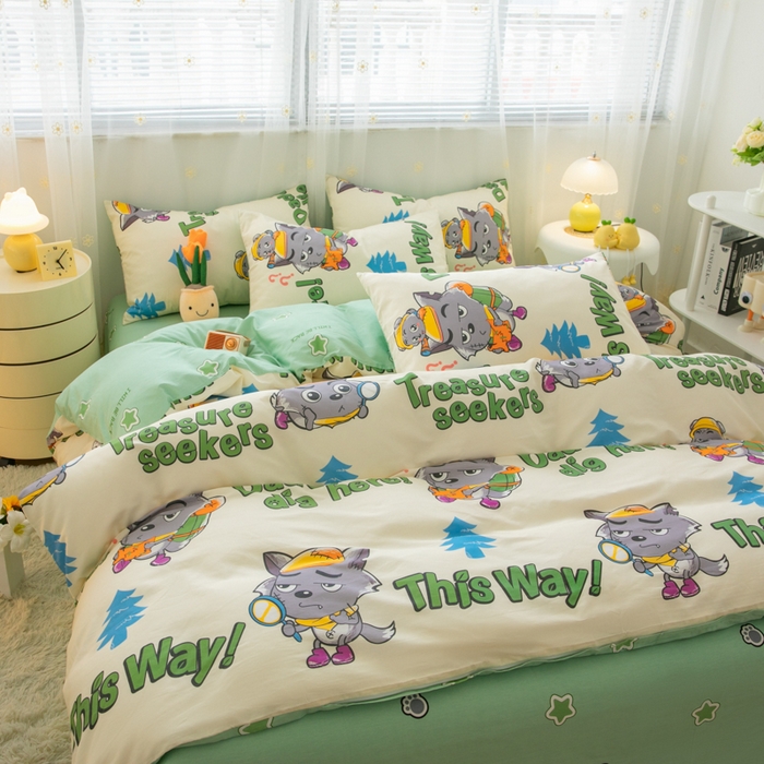 91家纺网 家纺一手货源 找家纺 简宜家居（朝初家纺） 2025新款40支斜纹12868纯棉全棉喜羊羊灰太狼系列四件套 字母灰太狼