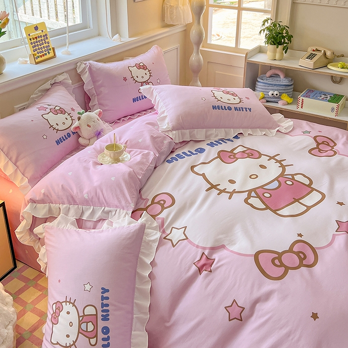 91家纺网 家纺一手货源 找家纺 玉元坊 2025年新款三丽鸥系列数码印花纯棉全棉床裙三件套四件套-花边款式 凯蒂