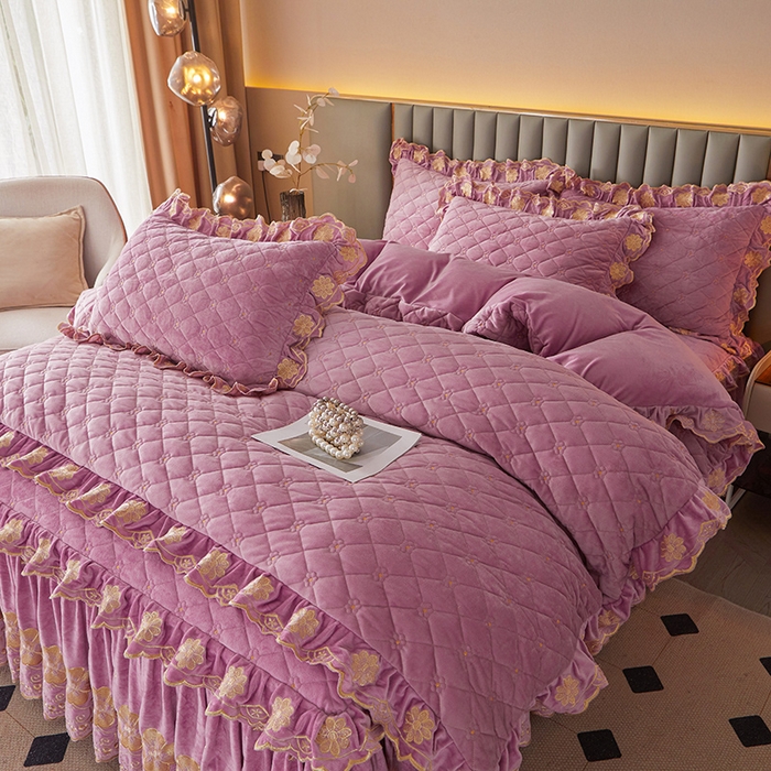 91家纺网 家纺一手货源 找家纺 罗艺轩 2025新款婴儿绒双层夹棉可拆卸床裙四件套-花语 花语- 紫色