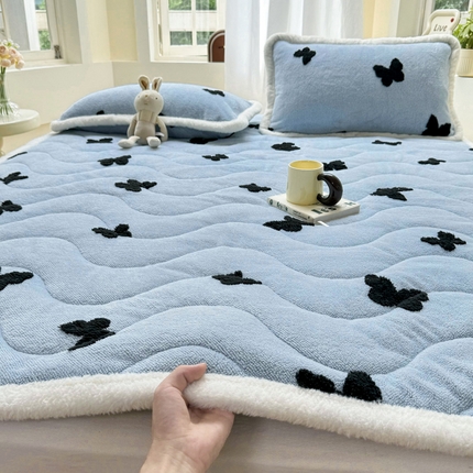 梦初语 2025新款A类高克重立体毛巾绣阳粒子床垫褥 翩翩起舞-蓝