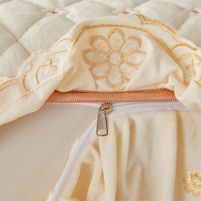 91家纺网 家纺一手货源 找家纺 罗艺轩 2025新款婴儿绒双层夹棉可拆卸床裙-花语 花语-奶昔