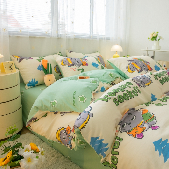 91家纺网 家纺一手货源 找家纺 简宜家居（朝初家纺） 2025新款40支斜纹12868纯棉全棉喜羊羊灰太狼系列四件套 字母灰太狼