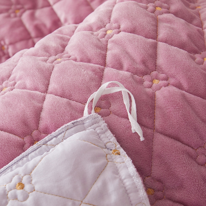 91家纺网 家纺一手货源 找家纺 罗艺轩 2025新款婴儿绒双层夹棉可拆卸床裙四件套-花语 花语- 紫色