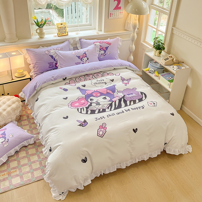 91家纺网 家纺一手货源 找家纺 玉元坊 2025年新款三丽鸥系列数码印花纯棉全棉床裙三件套四件套-花边款式 扑克