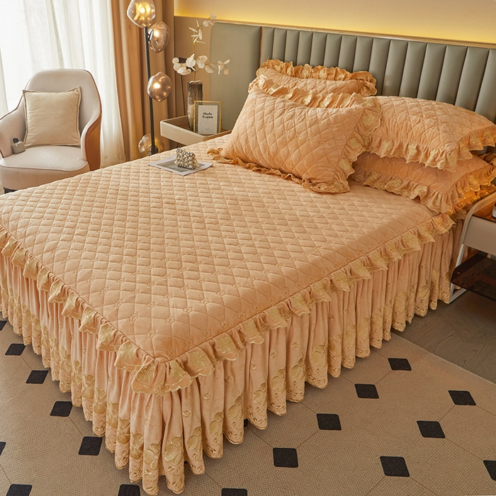 91家纺网 家纺一手货源 找家纺 罗艺轩 2025新款婴儿绒双层夹棉可拆卸床裙-花语 花语-香槟金