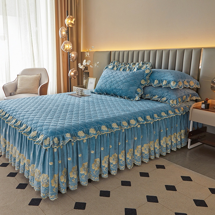 91家纺网 家纺一手货源 找家纺 罗艺轩 2025新款婴儿绒双层夹棉可拆卸床裙-花语 花语-湖蓝