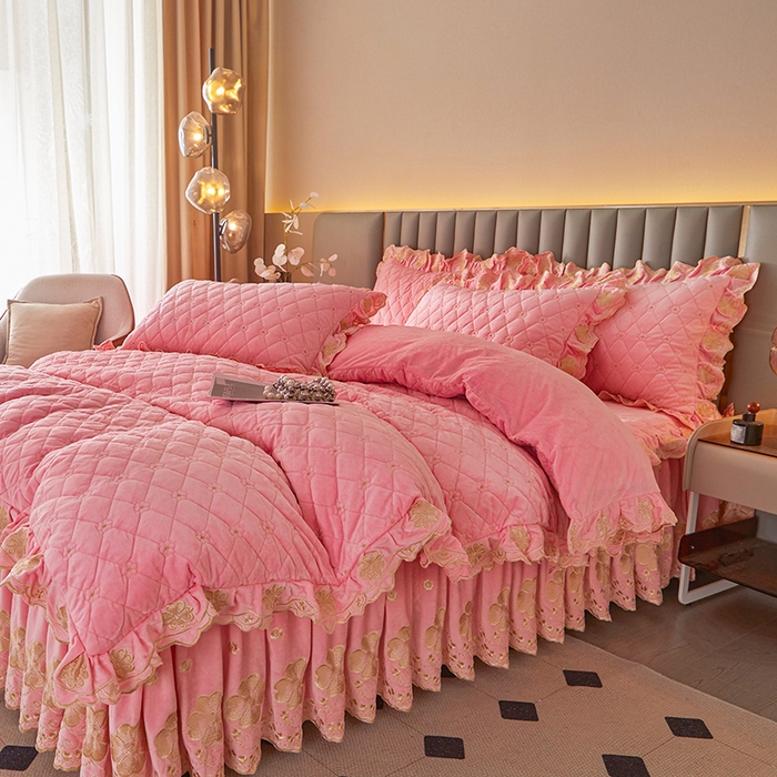 91家纺网 家纺一手货源 找家纺 罗艺轩 2025新款婴儿绒双层夹棉可拆卸床裙四件套-花语 花语-樱花粉