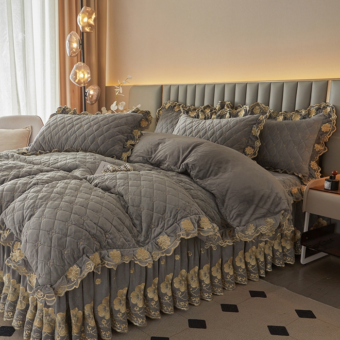 91家纺网 家纺一手货源 找家纺 罗艺轩 2025新款婴儿绒双层夹棉可拆卸床裙四件套-花语 花语-高级灰