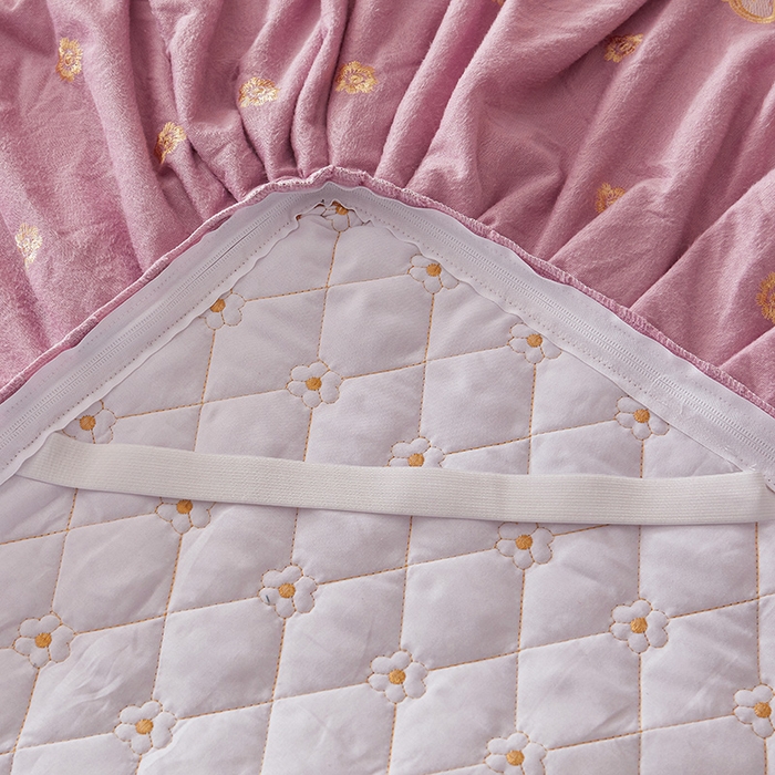 91家纺网 家纺一手货源 找家纺 罗艺轩 2025新款婴儿绒双层夹棉可拆卸床裙-花语 花语- 紫色