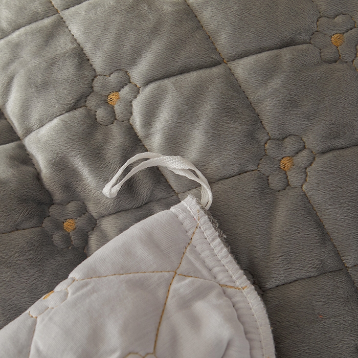 91家纺网 家纺一手货源 找家纺 罗艺轩 2025新款婴儿绒双层夹棉可拆卸床裙四件套-花语 花语-高级灰