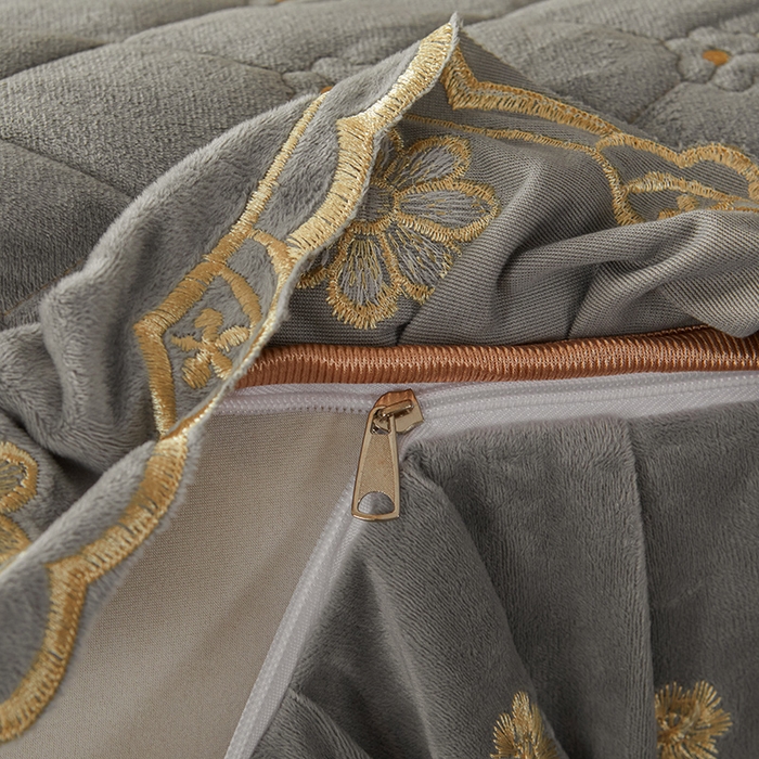 91家纺网 家纺一手货源 找家纺 罗艺轩 2025新款婴儿绒双层夹棉可拆卸床裙-花语 花语-高级灰