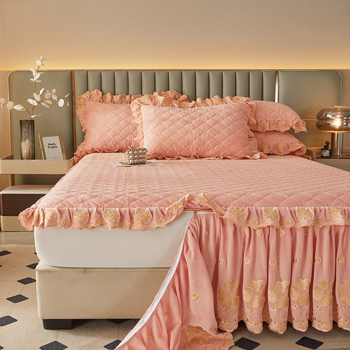 91家纺网 家纺一手货源 找家纺 罗艺轩 2025新款婴儿绒双层夹棉可拆卸床裙-花语 花语-梦幻玉