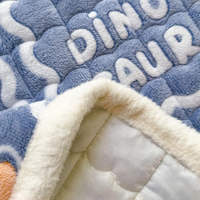 91家纺网 家纺一手货源 找家纺 梦初语 2025新款高克重雪花绒床垫褥床护垫--学生款 几何空间