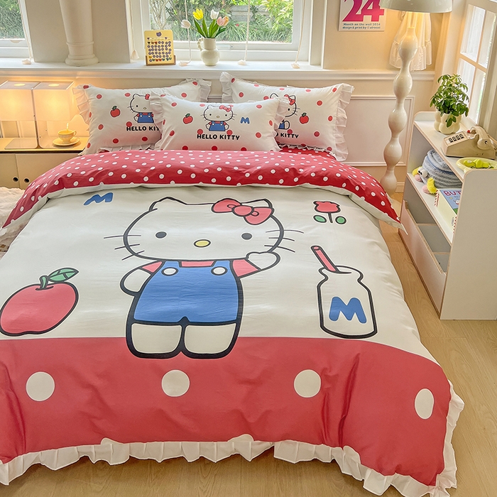 91家纺网 家纺一手货源 找家纺 玉元坊 2025年新款三丽鸥系列数码印花纯棉全棉床裙三件套四件套-花边款式 苹果KT