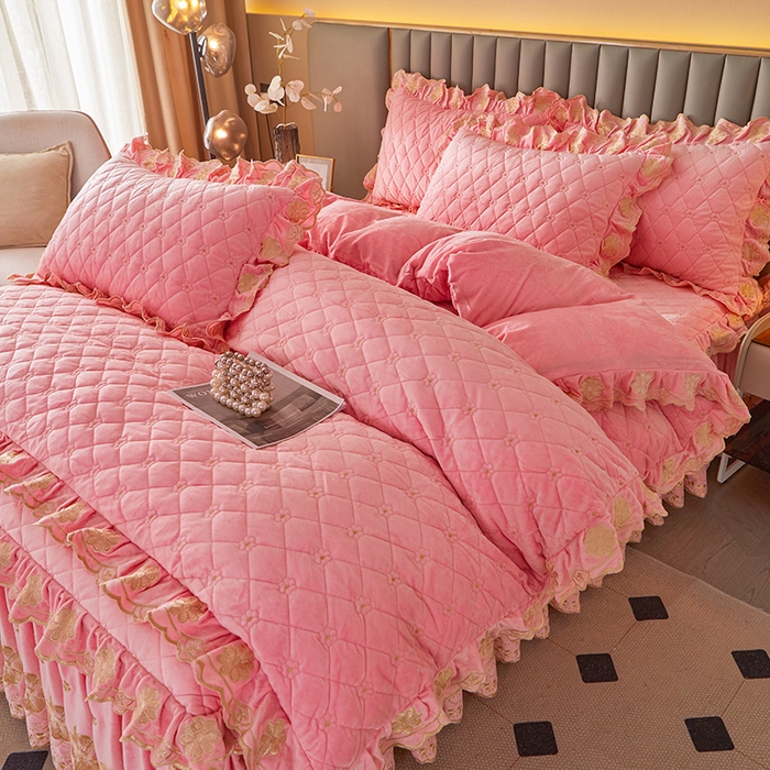 91家纺网 家纺一手货源 找家纺 罗艺轩 2025新款婴儿绒双层夹棉可拆卸床裙四件套-花语 花语-樱花粉