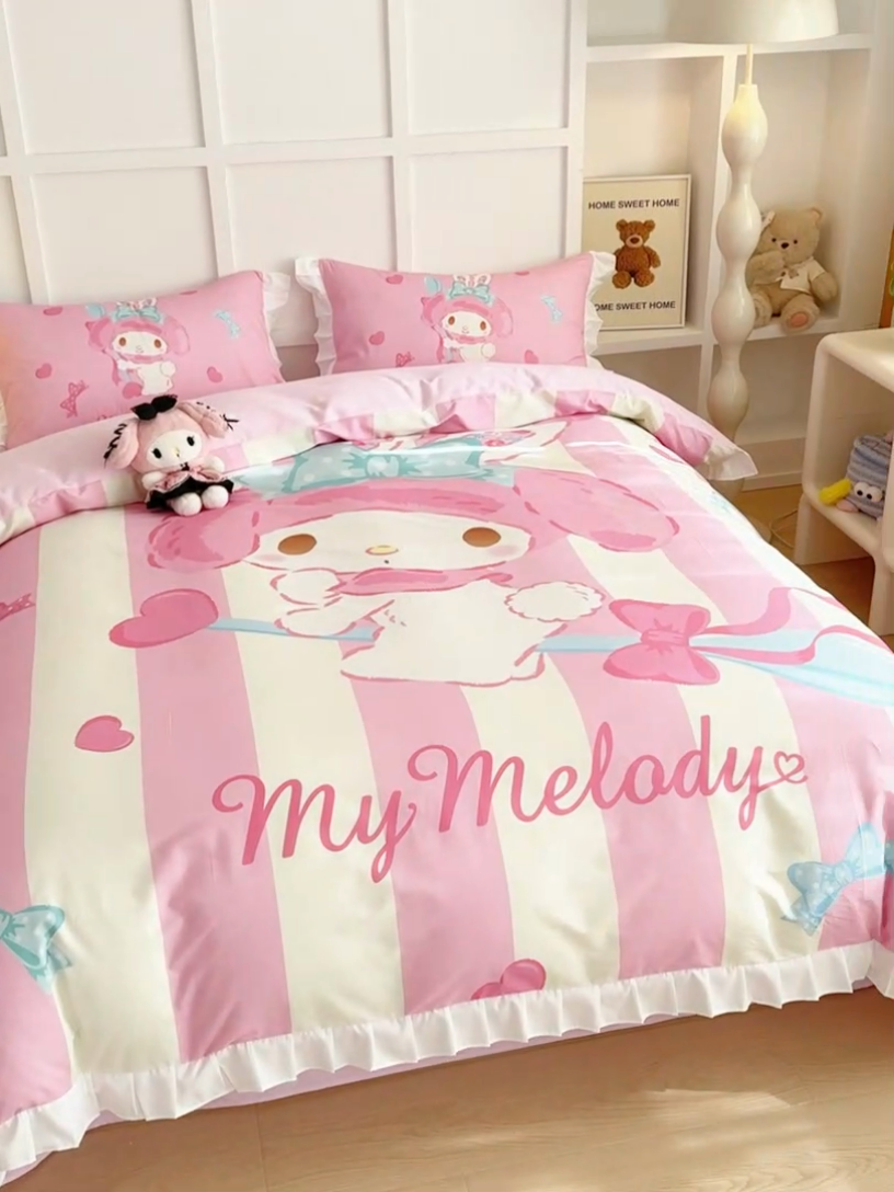 91家纺网 家纺一手货源 找家纺 玉元坊 2025年新款三丽鸥系列数码印花纯棉全棉床裙三件套四件套-花边款式 大版花边-甜心美乐蒂