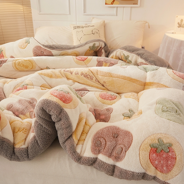 91家纺网 家纺一手货源 找家纺 梦初语 2025新款雪花绒羊羔绒厚实保暖被子被芯 姜饼白熊