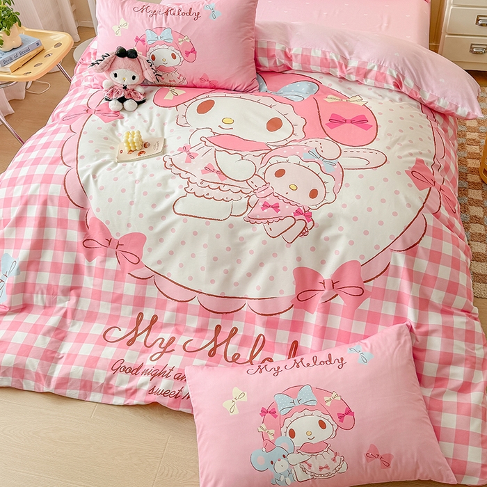 91家纺网 家纺一手货源 找家纺 玉元坊 2025年新款三丽鸥系列数码印花纯棉全棉床裙三件套四件套-简约基础款 大版简约-玩偶美乐蒂