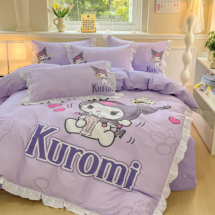 91家纺网 家纺一手货源 找家纺 玉元坊 2025年新款三丽鸥系列数码印花纯棉全棉床裙三件套四件套-花边款式 饮料