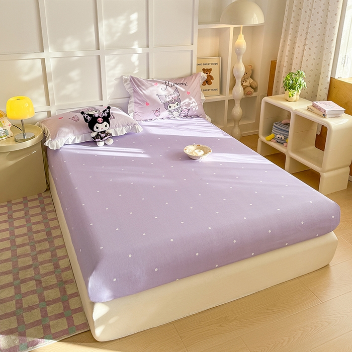 91家纺网 家纺一手货源 找家纺 玉元坊 2025年新款三丽鸥系列数码印花纯棉全棉床裙三件套四件套-花边款式 大版花边-晚安库洛米