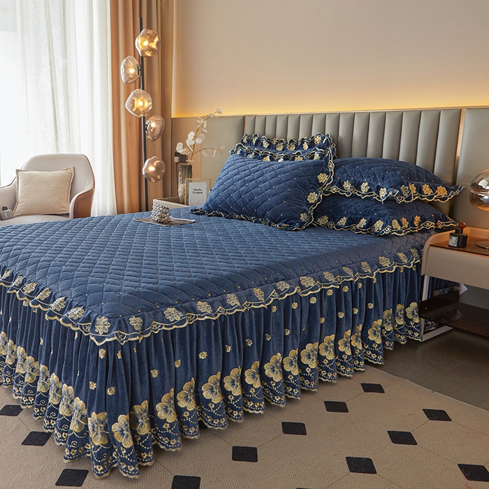 91家纺网 家纺一手货源 找家纺 罗艺轩 2025新款婴儿绒双层夹棉可拆卸床裙-花语 花语-宝蓝