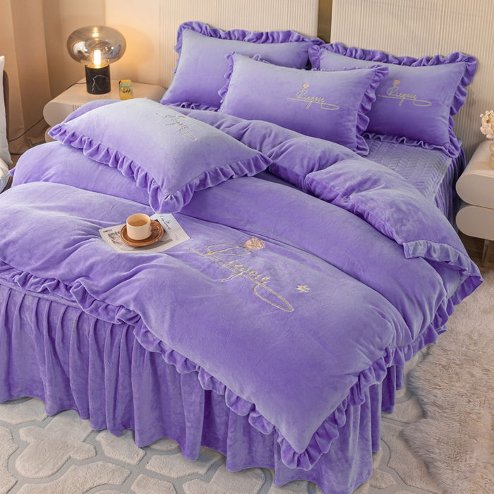 91家纺网 家纺一手货源 找家纺 慧菲 2025新款刺绣夹棉牛奶绒床裙四件套-玫瑰花语 玫瑰花语-紫