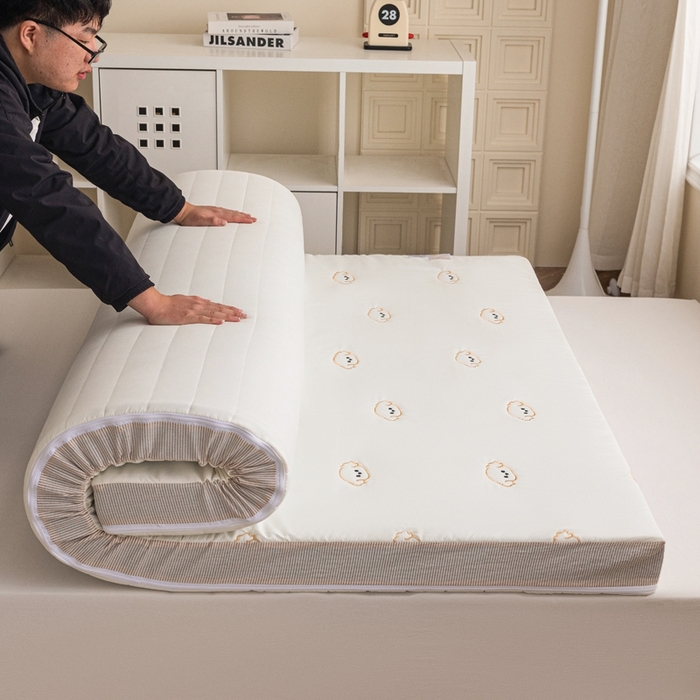 91家纺网 家纺一手货源 找家纺 元昊床垫 2025新款A类母婴级水洗棉刺绣床垫-小萌狗 小萌狗-旺旺奶白