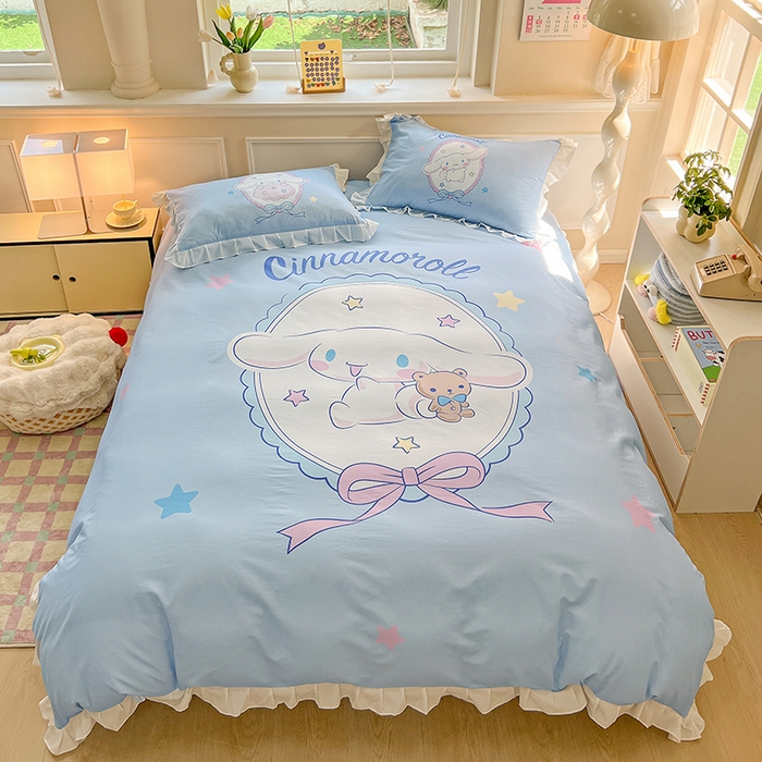 91家纺网 家纺一手货源 找家纺 玉元坊 2025年新款三丽鸥系列数码印花纯棉全棉床裙三件套四件套-花边款式 大耳兔