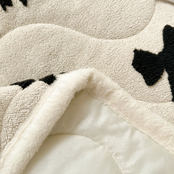 91家纺网 家纺一手货源 找家纺 梦初语 2025新款A类高克重立体毛巾绣阳粒子床垫褥 蝴蝶结-米