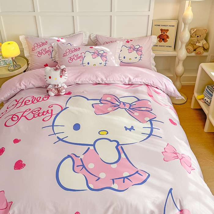 91家纺网 家纺一手货源 找家纺 玉元坊 2025年新款三丽鸥系列数码印花纯棉全棉床裙三件套四件套-花边款式 大版花边-甜心凯蒂