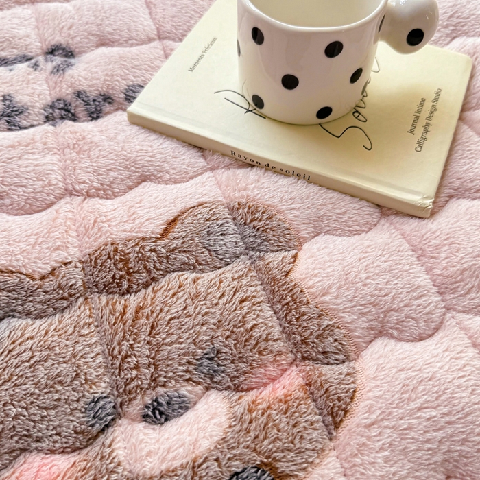 91家纺网 家纺一手货源 找家纺 梦初语 2025新款高克重雪花绒床垫褥床护垫--学生款 星星熊宝