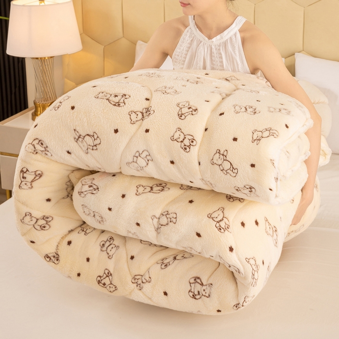 91家纺网 家纺一手货源 找家纺 梦初语 2025新款雪花绒羊羔绒厚实保暖被子被芯 小熊宝贝