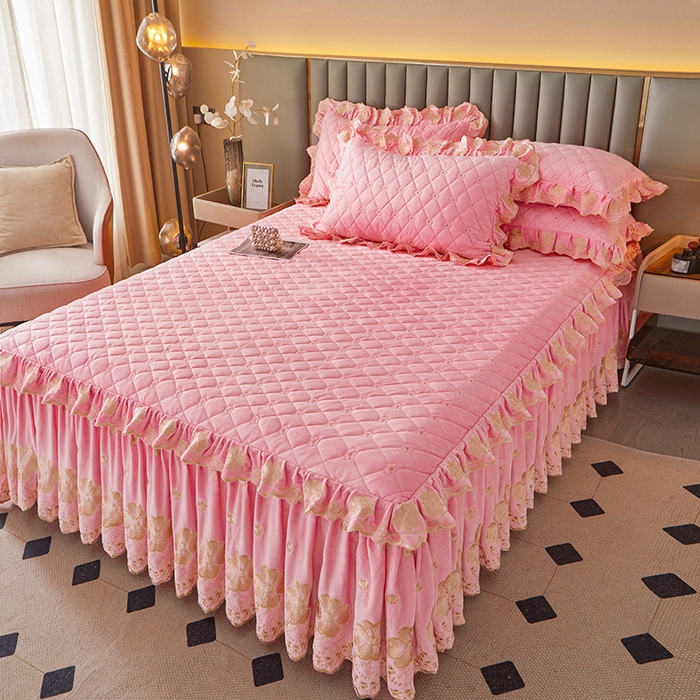 91家纺网 家纺一手货源 找家纺 罗艺轩 2025新款婴儿绒双层夹棉可拆卸床裙-花语 花语-樱花粉