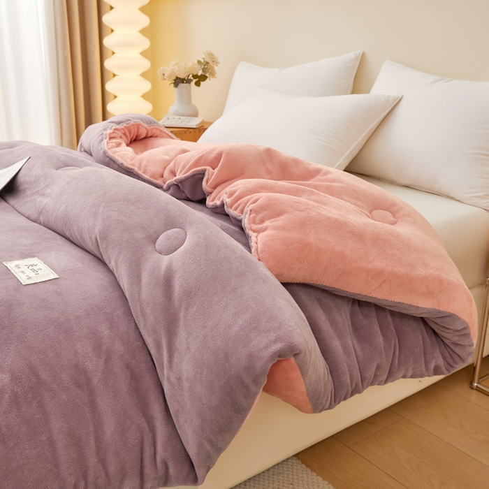 91家纺网 家纺一手货源 找家纺 牛魔王家居 2024新款双面牛奶绒加厚冬被被子被芯填充(白丝棉） 紫+粉色