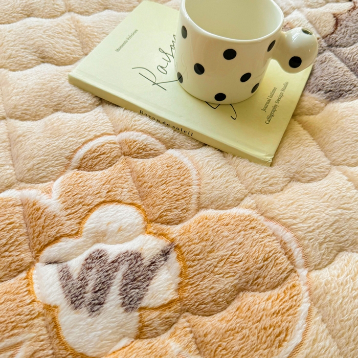 91家纺网 家纺一手货源 找家纺 梦初语 2025新款高克重雪花绒床垫褥床护垫--学生款 幸福花开