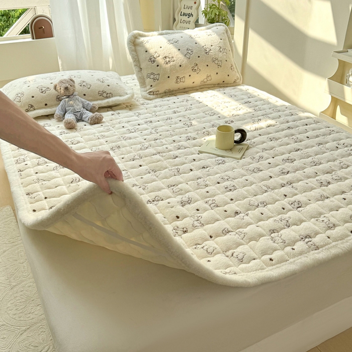 91家纺网 家纺一手货源 找家纺 （总）梦初语 2025新款高克重雪花绒床垫褥床护垫--学生款