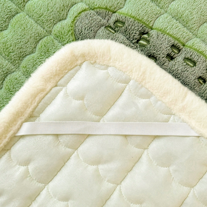 91家纺网 家纺一手货源 找家纺 梦初语 2025新款高克重雪花绒床垫褥床护垫--学生款 盎然绿果