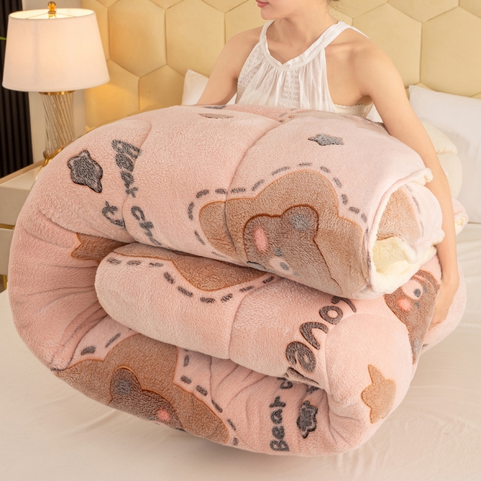 91家纺网 家纺一手货源 找家纺 梦初语 2025新款雪花绒羊羔绒厚实保暖被子被芯 星星熊宝