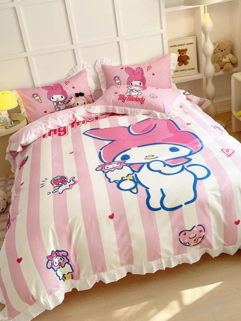 91家纺网 家纺一手货源 找家纺 玉元坊 2025年新款三丽鸥系列数码印花纯棉全棉床裙三件套四件套-花边款式 大版花边-甜筒美乐蒂