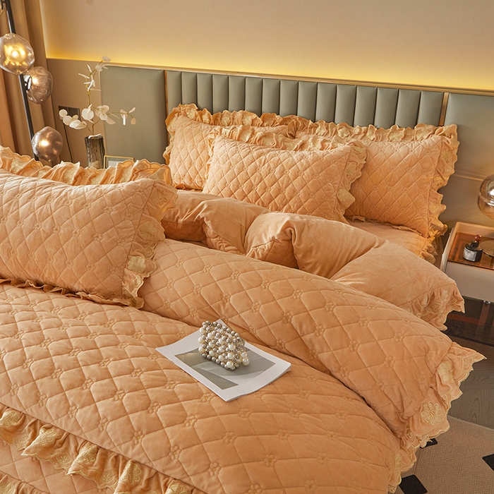 91家纺网 家纺一手货源 找家纺 罗艺轩 2025新款婴儿绒双层夹棉可拆卸床裙四件套-花语 花语-香槟金