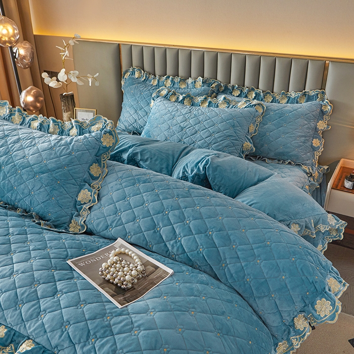 91家纺网 家纺一手货源 找家纺 罗艺轩 2025新款婴儿绒双层夹棉可拆卸床裙四件套-花语 花语-湖蓝