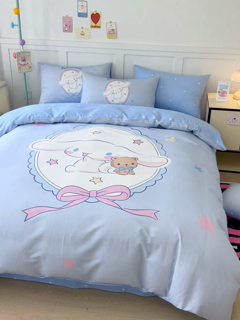 91家纺网 家纺一手货源 找家纺 玉元坊 2025年新款三丽鸥系列数码印花纯棉全棉床裙三件套四件套-简约基础款 大耳兔