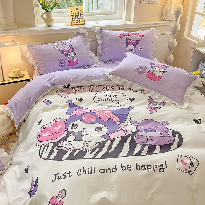 91家纺网 家纺一手货源 找家纺 玉元坊 2025年新款三丽鸥系列数码印花纯棉全棉床裙三件套四件套-花边款式 扑克