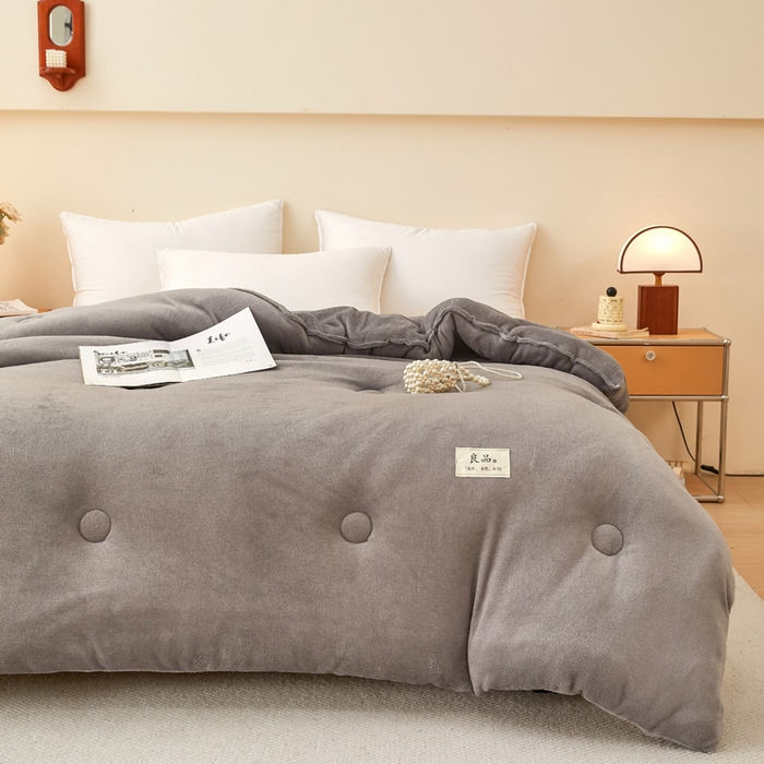 91家纺网 家纺一手货源 找家纺 牛魔王家居 2024新款双面牛奶绒加厚冬被被子被芯填充(白丝棉） 灰