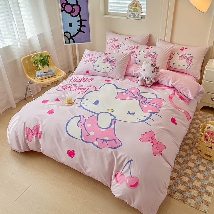 91家纺网 家纺一手货源 找家纺 玉元坊 2025年新款三丽鸥系列数码印花纯棉全棉床裙三件套四件套-简约基础款 大版简约-甜心凯蒂